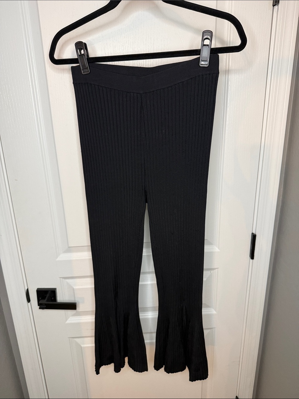 BCBGMaxAzria Black Ribbed Flare Cropped Pants